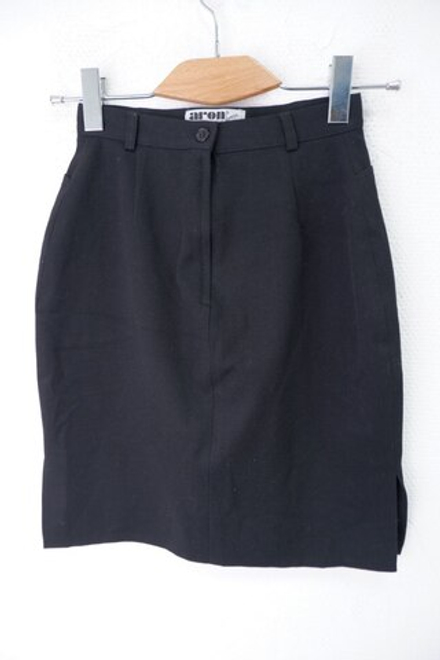 Юбка Aron классическая 42 размер