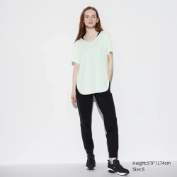 UNIQLO ФУТБОЛКА AIRISM С БЕСШОВНЫМ V-ОБРАЗНЫМ ВЫРЕЗОМ И КОРОТКИМИ РУКАВАМИ, СВЕТЛО-ЗЕЛЕНЫЙ