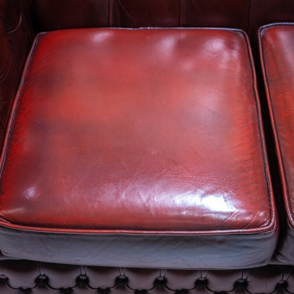 Диван в стиле Честерфильд