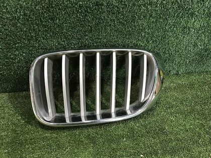 Решетка радиатора левая BMW X3 F25 (2014-2017)
