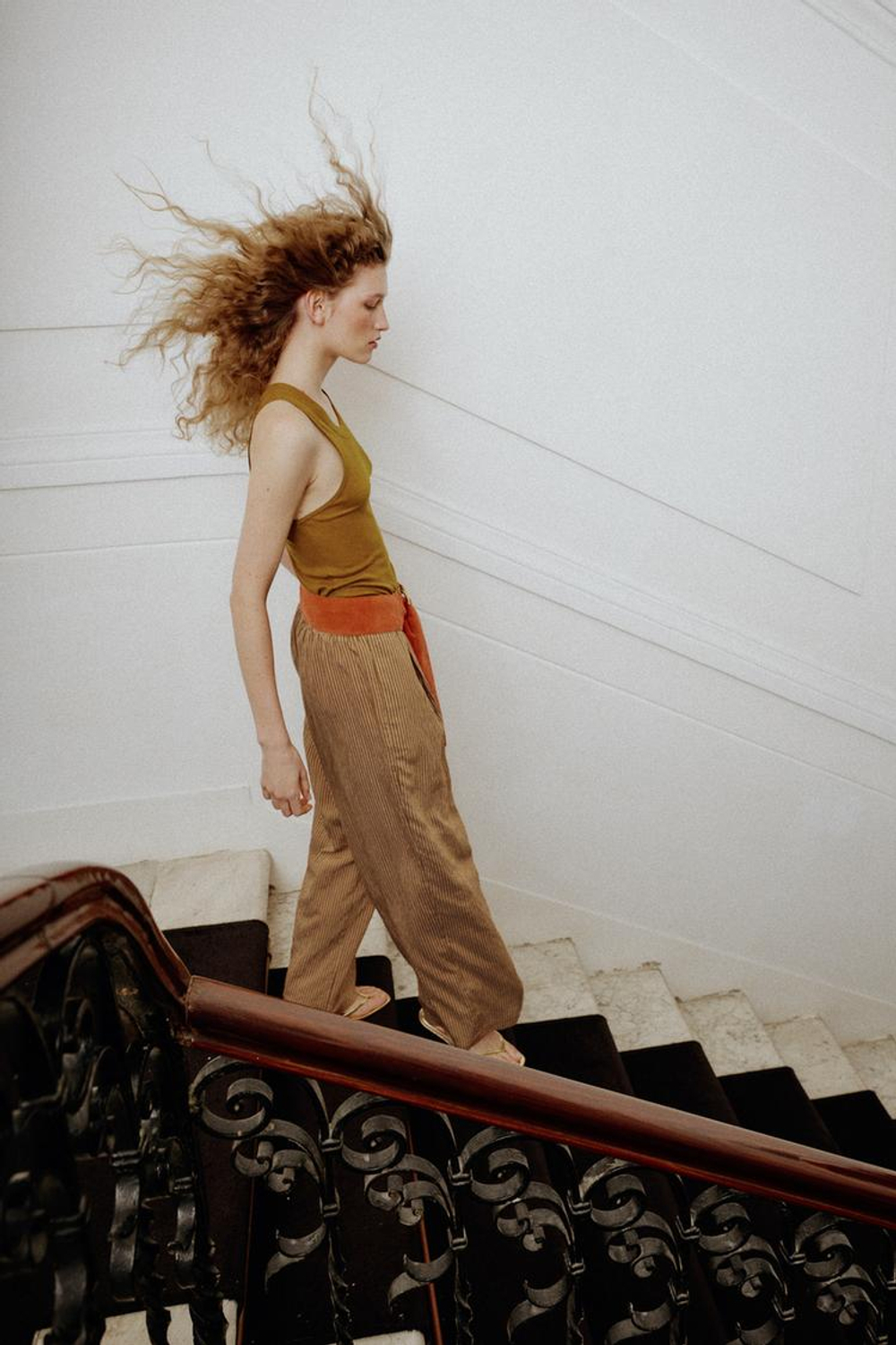 ZARA ШИРОКИЕ БРЮКИ В ПОЛОСКУ, КАРАМЕЛЬНЫЙ