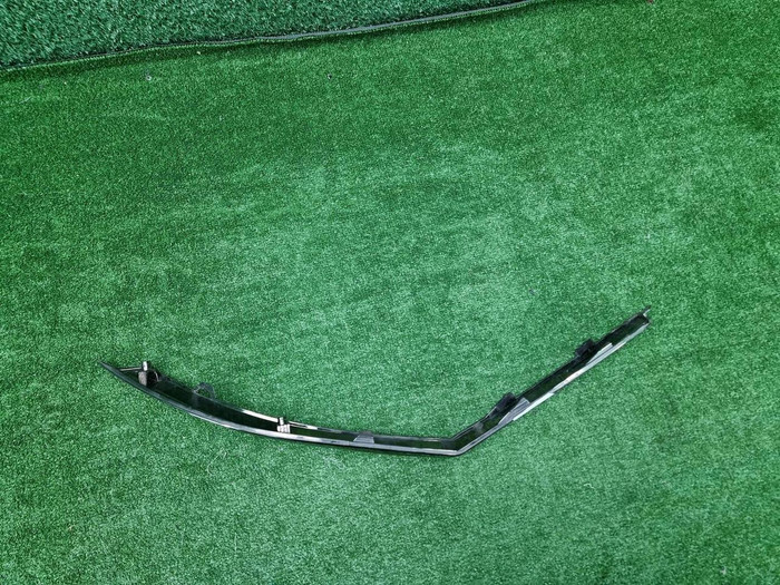 Молдинг бампера левый Hyundai Santa Fe 4 TM 18-21