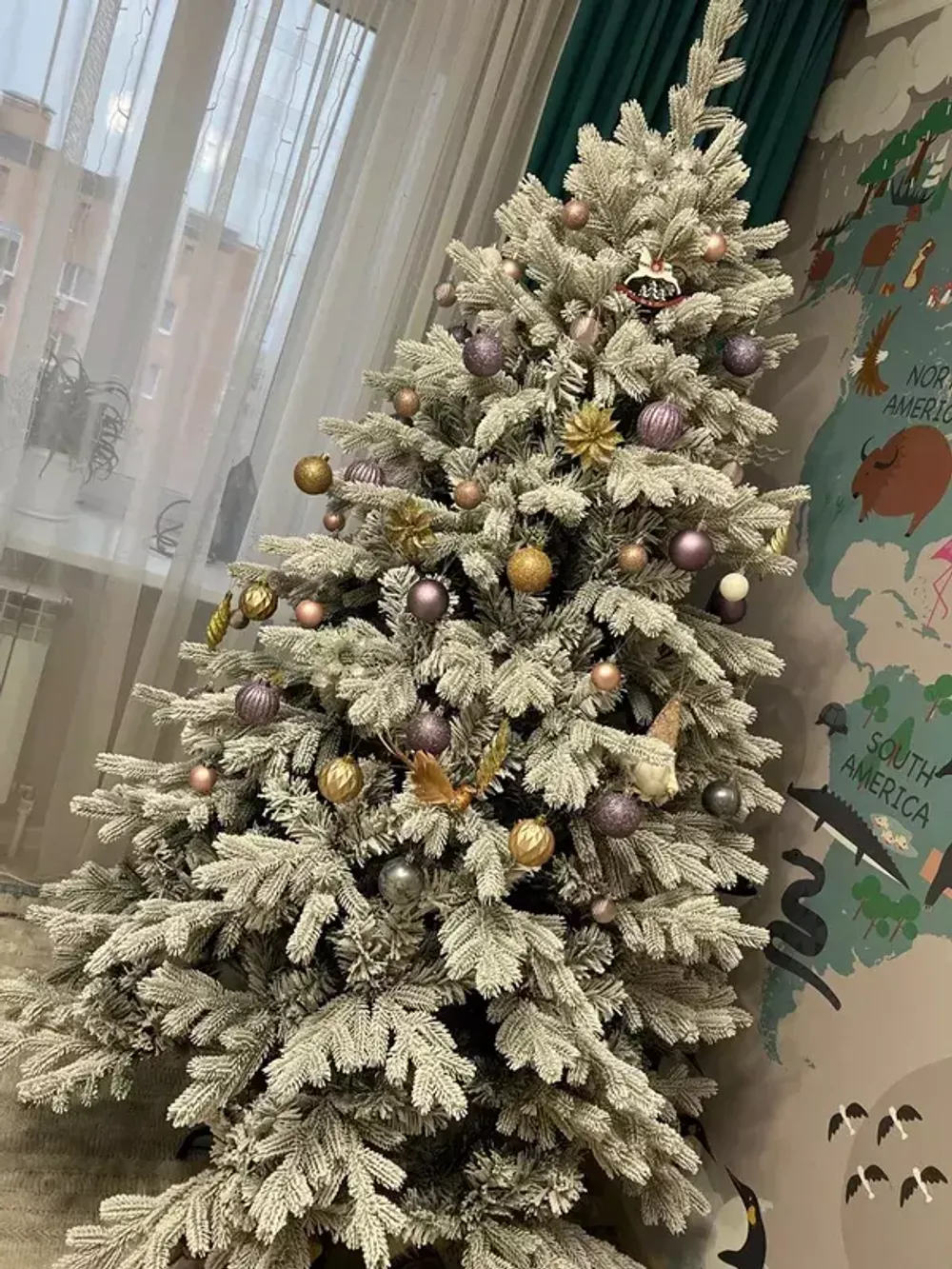 Заснеженная елка «Аляска» (Литая+пвх) 240 см / 2.4 м