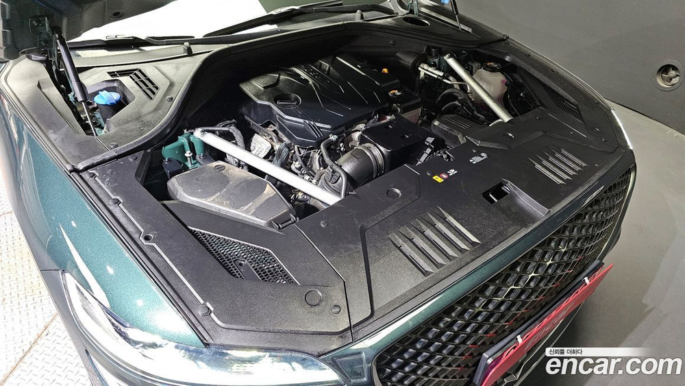 Genesis GV70 2.5T Бензин 2WD (05.2021)