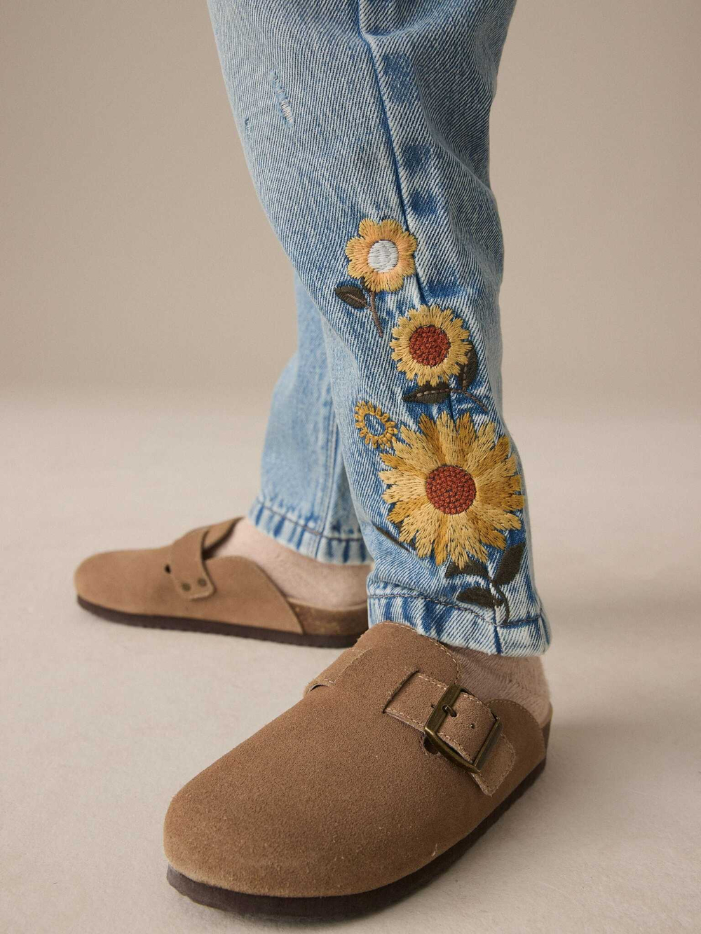 Джинсы с вышивкой для девочки Next E49-514, Голубой