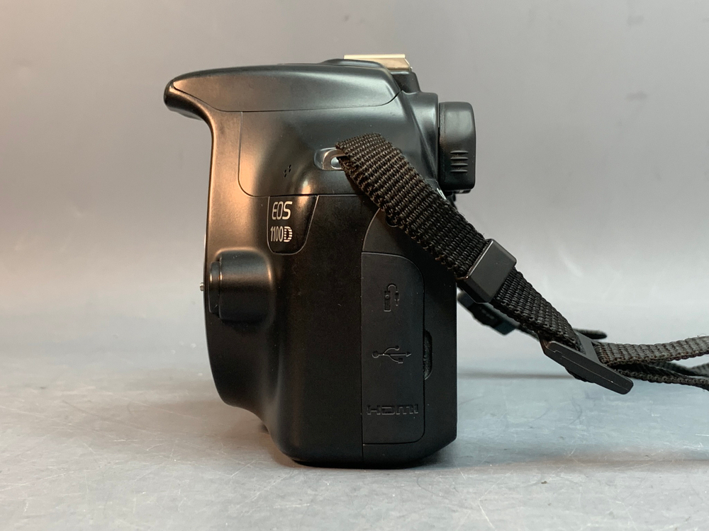 Canon EOS 1100D kit EF-S 18-55mm 3.5-5.6 ll 5800 кадров