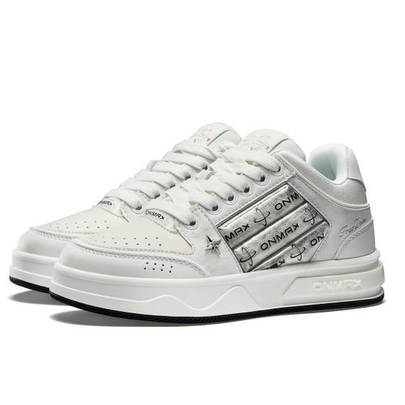 On Max Sailboat 'White'