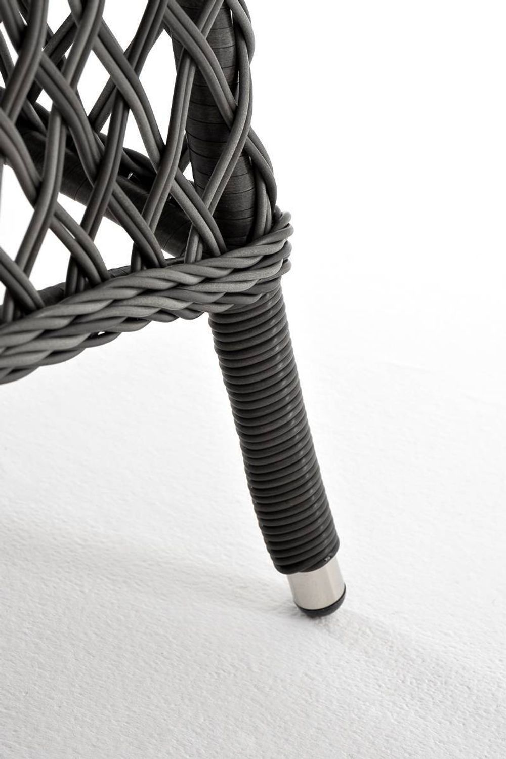 "Эспрессо" плетеный круглый стол, диаметр 118 см, цвет графит