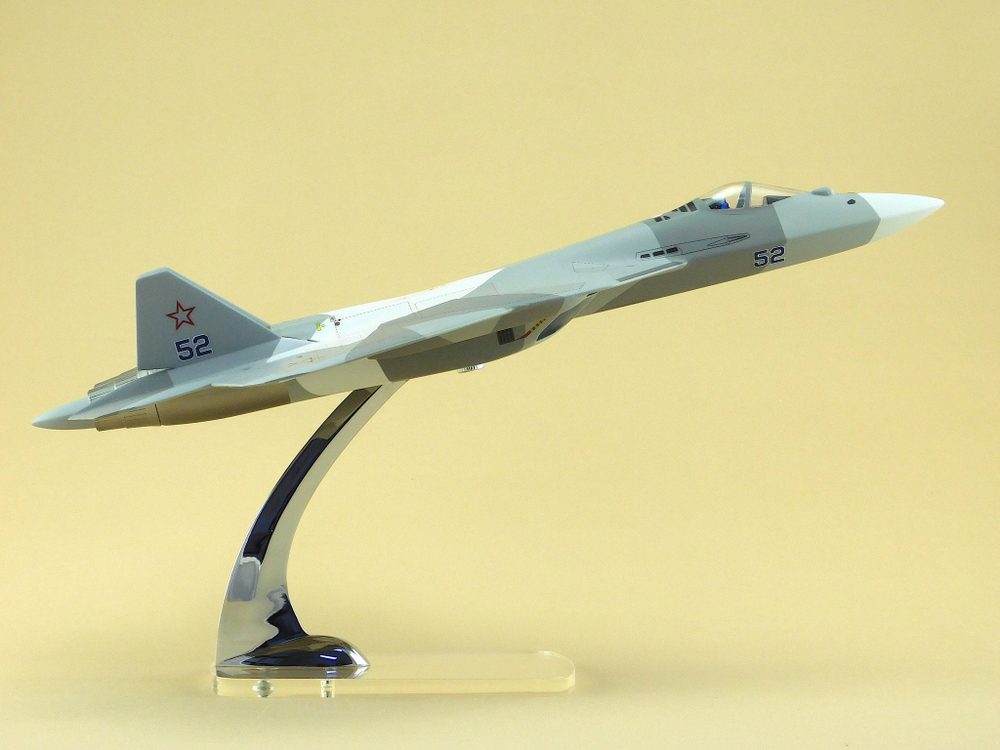 Модель самолета Су-57 (М1:48, 052, Камуфляж)