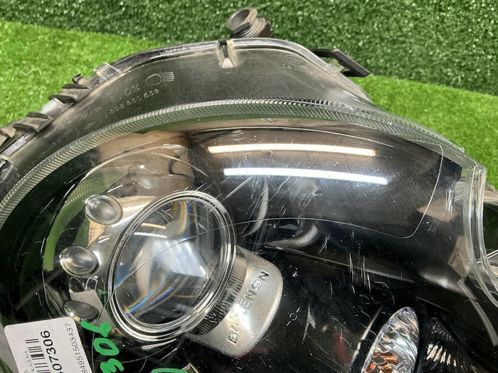 Фара правая Mini Hatch R56 (2010-2013) ксенон