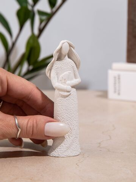 Статуэтка Девушка с месяцем из гипса