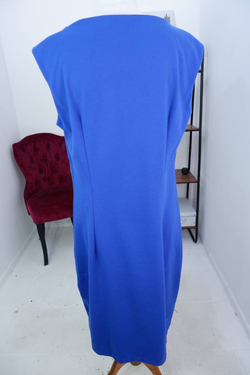 Платье Magda лаконичного дизайна, маркировка 56, визуально на 56 размер, новое