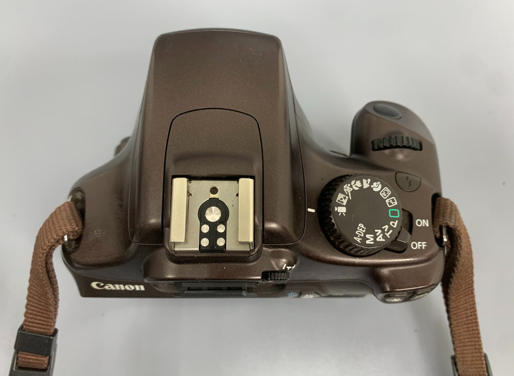 Canon EOS 1100D kit EF-S 18-55mm 3.5-5.6 IS ll 1535 Кадров