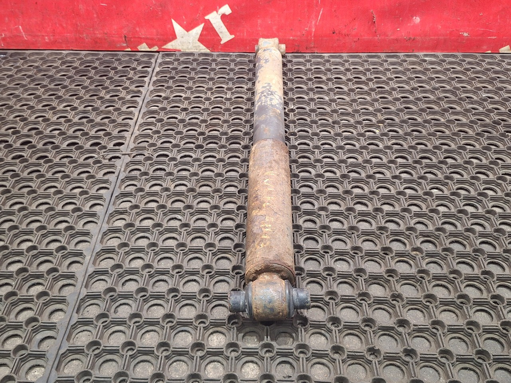 Амортизатор передний