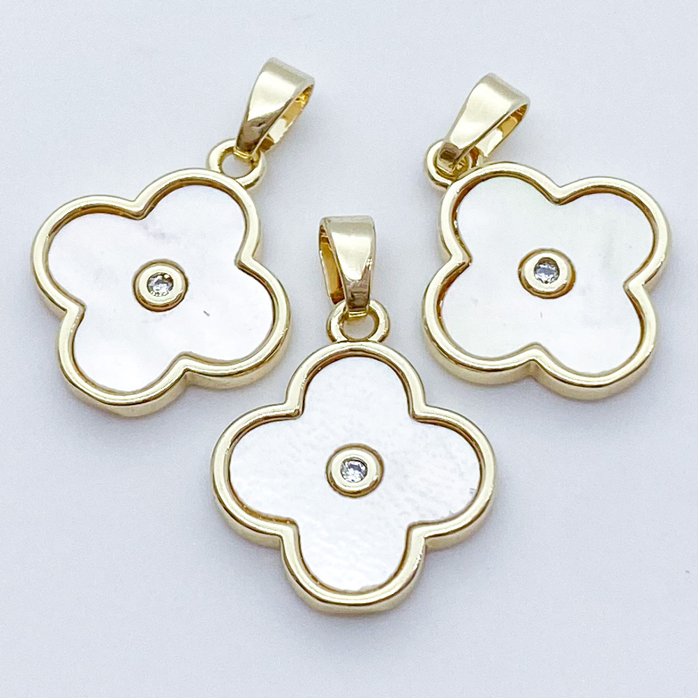 Подвеска Клевер, цвет золото, белый перламутр, размер 20*17 мм, цена за 1 шт