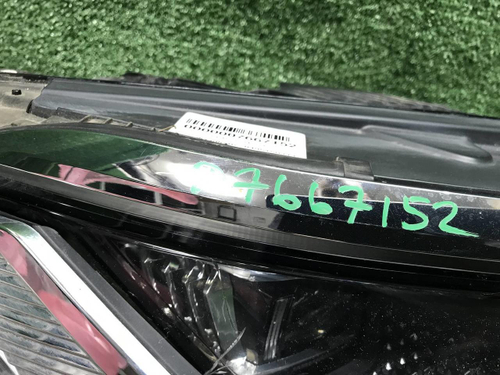 Битая Фара правая VW Touareg 3 (2018-2023) LED
