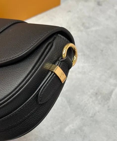 Сумка Louis Vuitton Pont 9 Soft PM черный