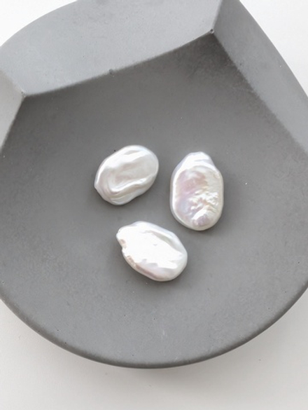 Жемчуг барочный овальный 20*15мм