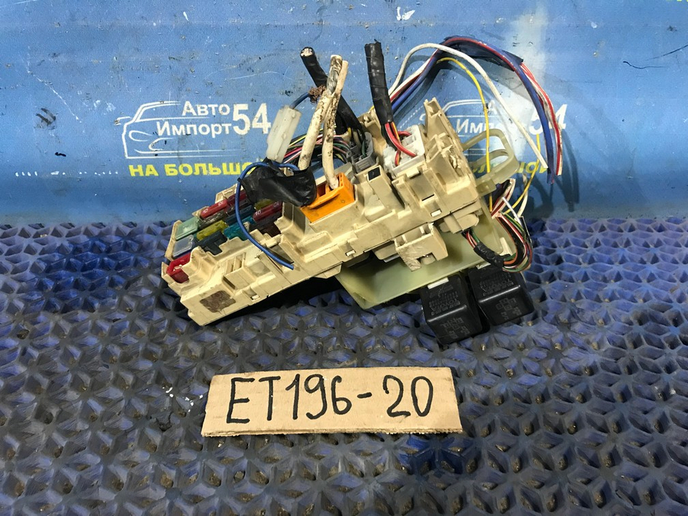 Блок предохранителей салонный TOYOTA CALDINA 1996