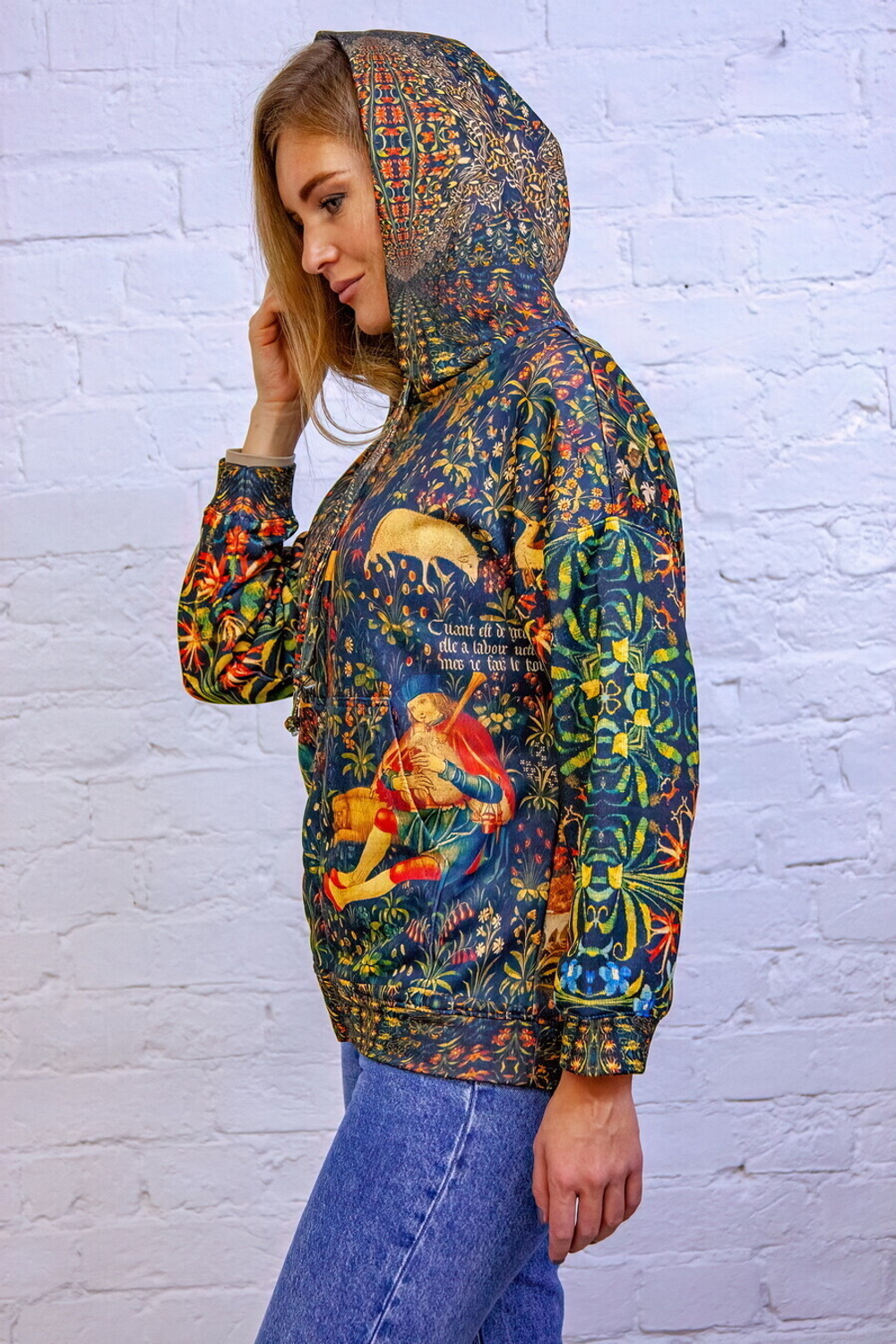 Зип худи "Средневековая пастораль", по мотивам средневекового гобелена «Пастух и пастушка»