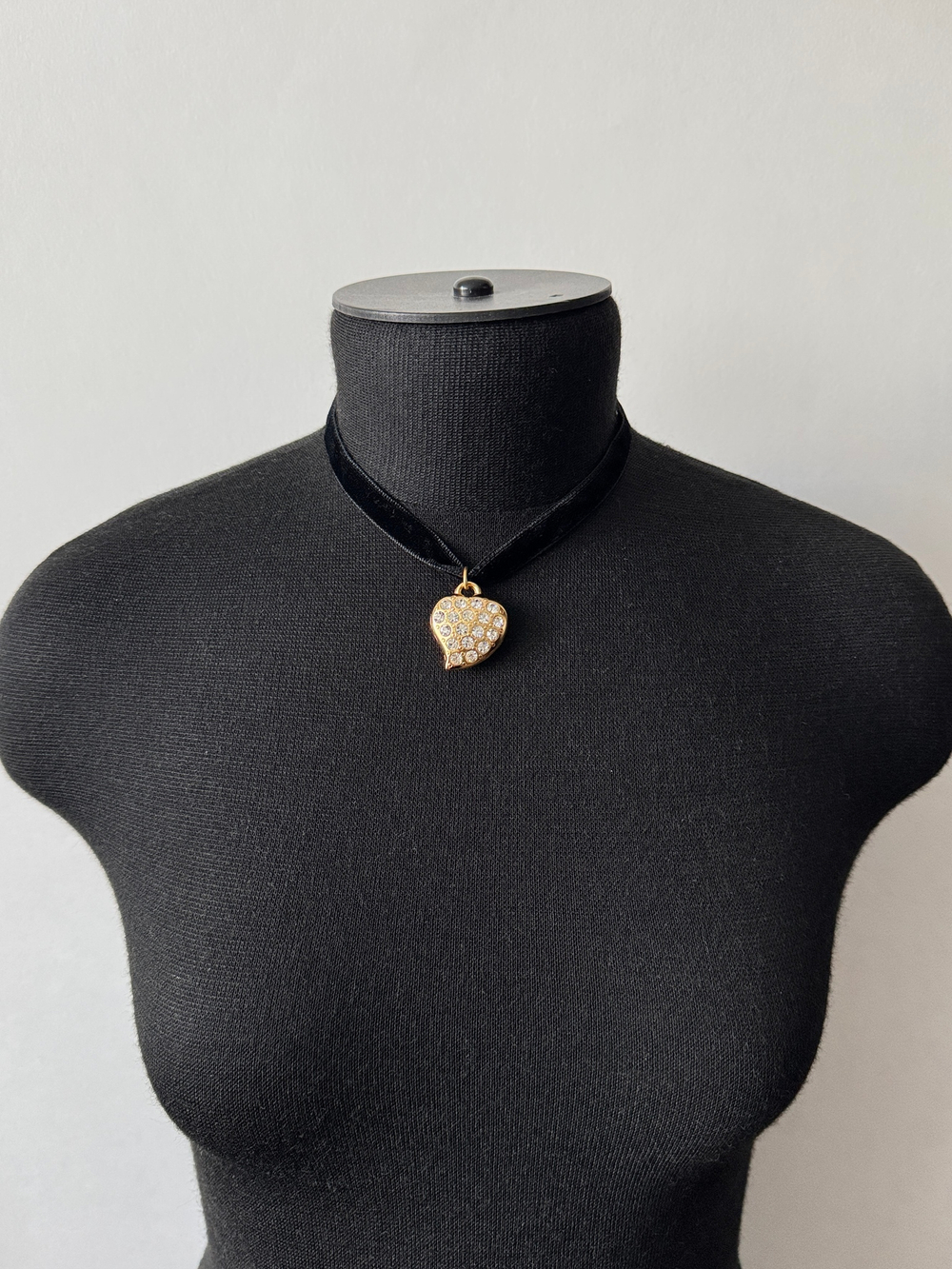 Кулон Сердце на бархатной ленте YSL