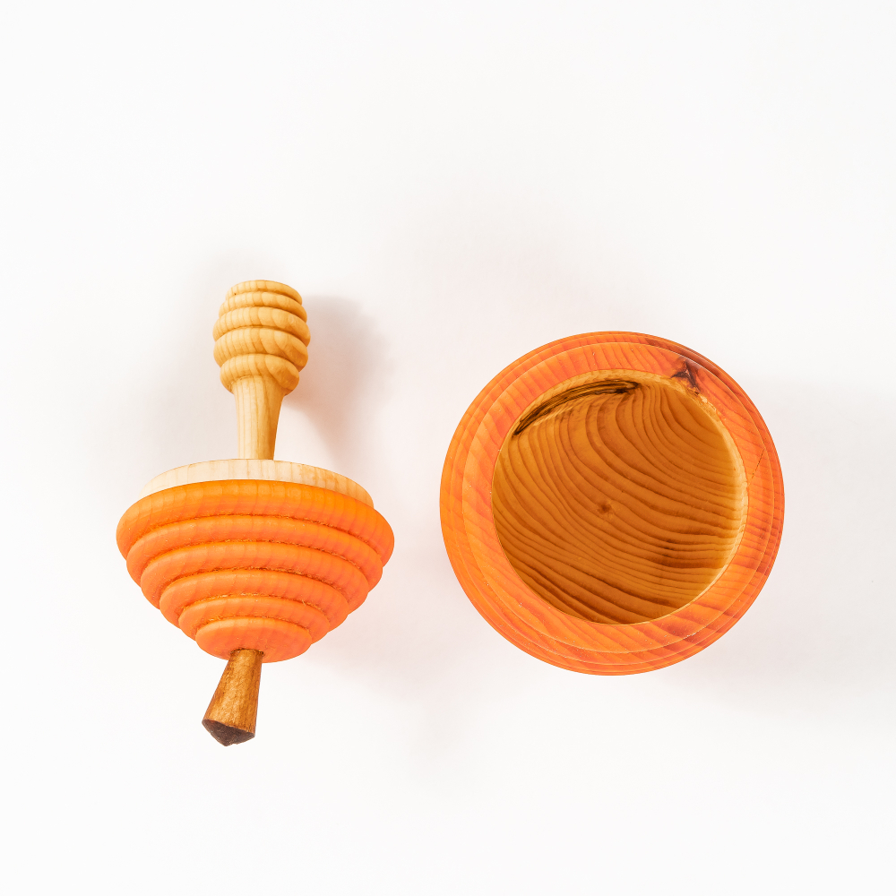 Кубышка для меда, соли, специй, пряностей из древесины кедра с ложкой для меда. KD5