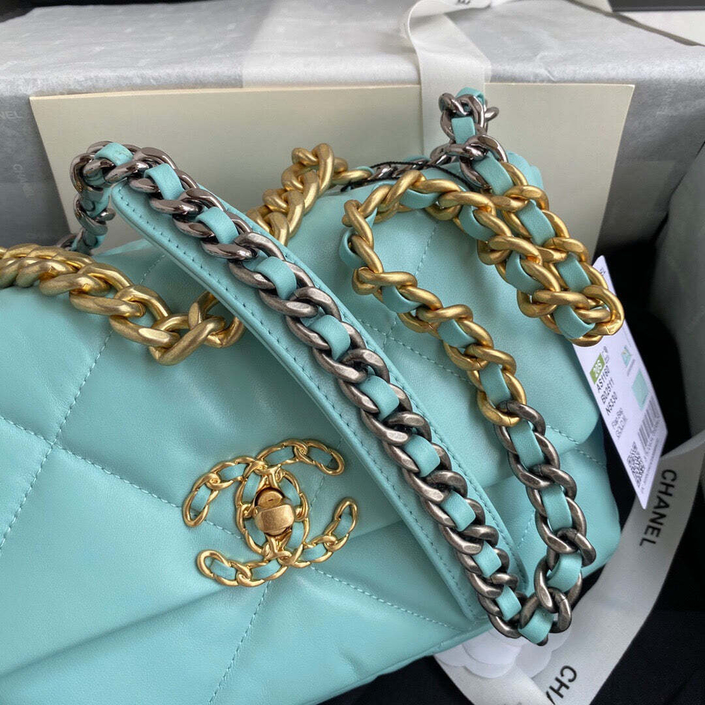 Chanel 19 26 cm