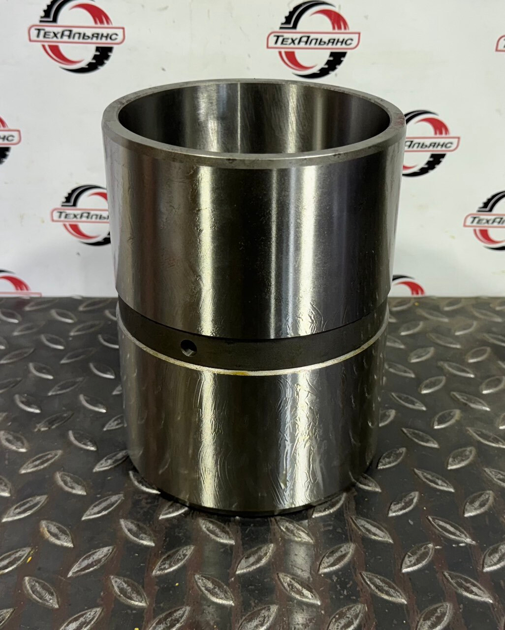 Втулка 424-70-11860