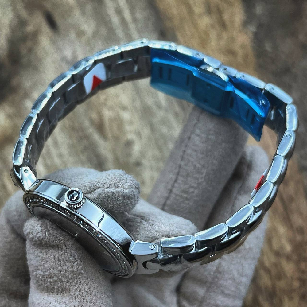 Часы Swarovski