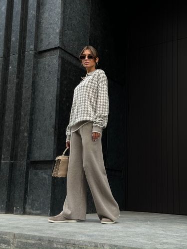 Костюм женский трикотажный цвет капучино