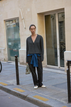 ZARА ТРИКОТАЖНЫЙ КАРДИГАН С V-ОБРАЗНЫМ ВЫРЕЗОМ, АНТРАЦИТОВО-СЕРЫЙ