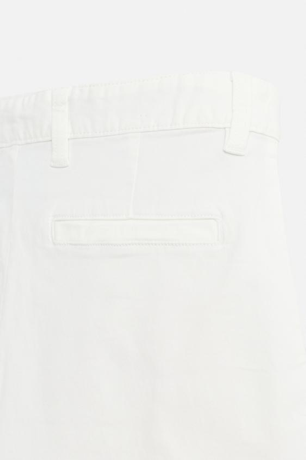 ZARA ШОРТЫ-БЕРМУДЫ ЧИНОС КЛАССИЧЕСКОГО КРОЯ, ЖЕЛТОВАТО-БЕЛЫЙ