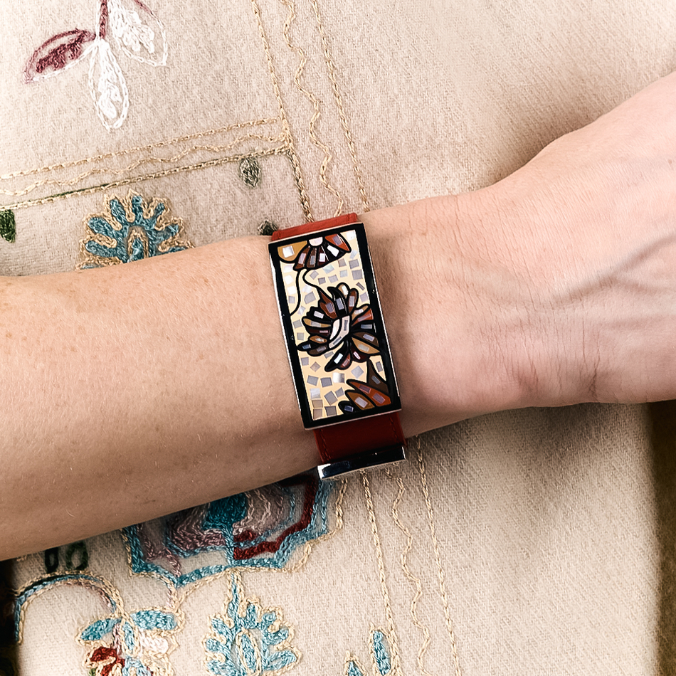 Браслет Fiore Luna на красном кожаном ремешке CB13598-29