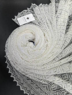 Оренбургский пуховый платок-паутинка А140-01 белый отбеленный