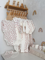 Комплект одежды из 20 предметов Сердечки