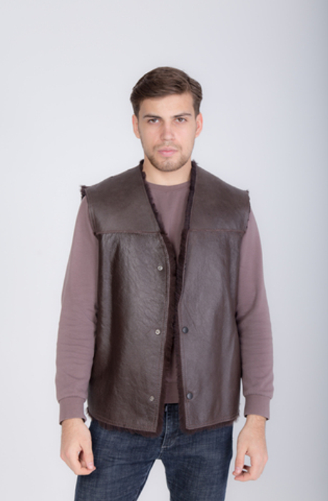 Легкий жилет мужской “Ковбой” из натуральной овчины, коричневый