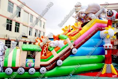 Надувная горка "Вторжение инопланетян"