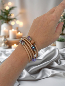 Браслет с бусинами гибкий бежевый