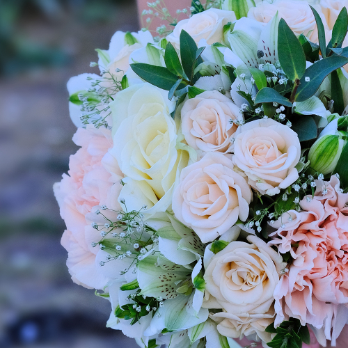 Купить Букет невесты «Венера» с альстромерией