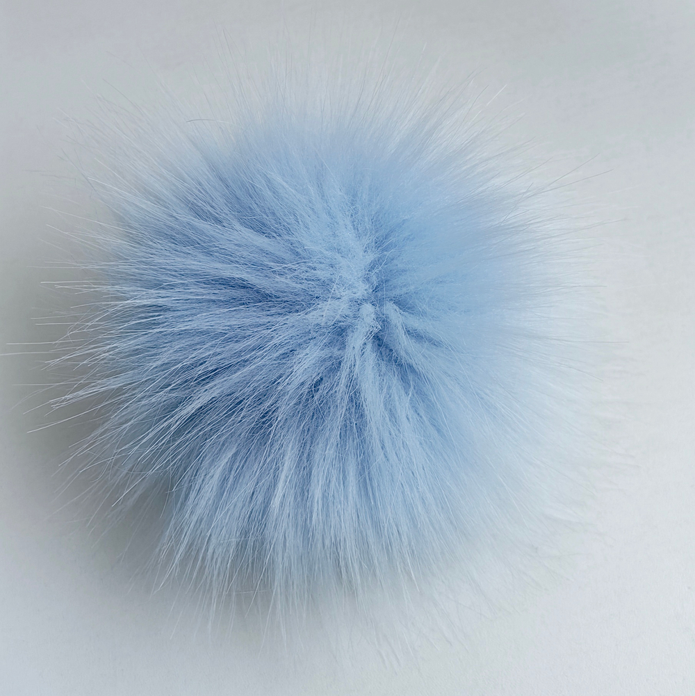 Помпон из искусственного меха "Голубой" d=13 см