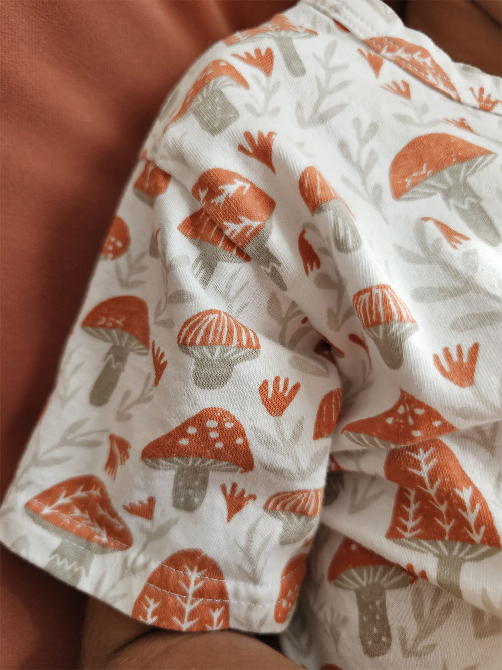 Футболка унисекс Mjölk Mushrooms