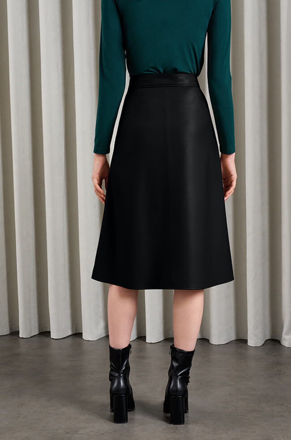 4821 Юбка женская (черный)