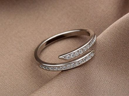 Фаланговое кольцо "Спираль" со стразами