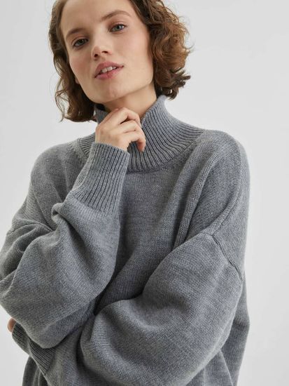 AIM  свободного кроя Цвет серый. 50% шерсть мериноса.
