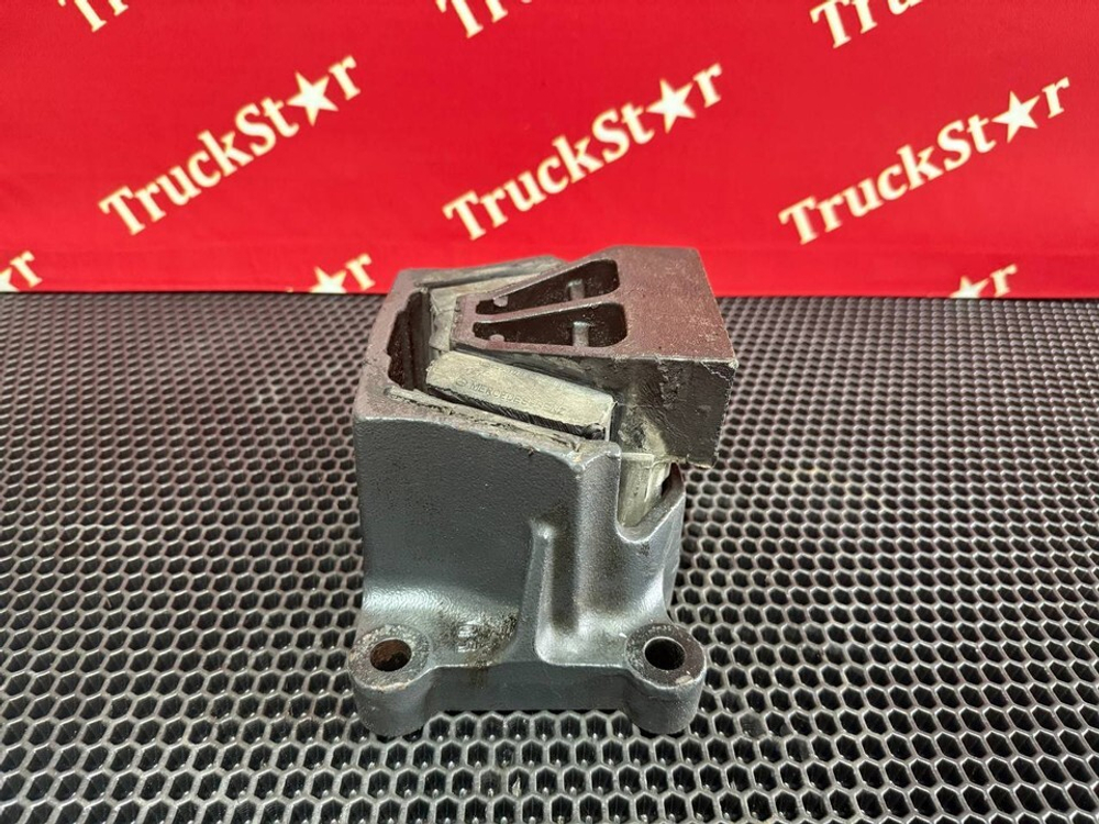 Подушка двигателя задняя