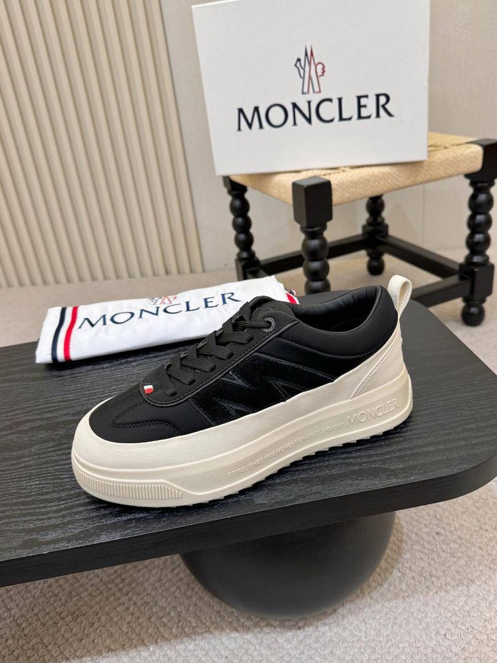 Кроссовки Moncler