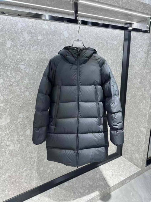 Пуховик Moncler