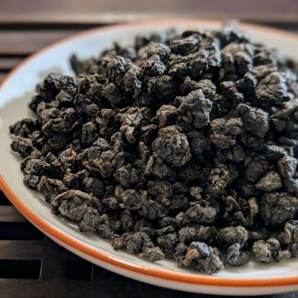 Улун Красный Солнца и Луны (Жи Юэ Тан Хун Улун)