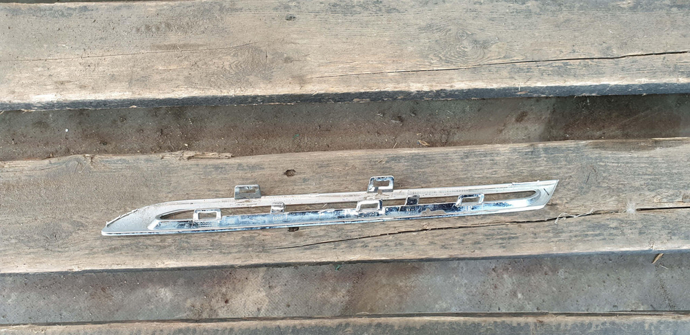 Молдинг решетки радиатора Mercedes GLC (X253) 15-19 Б/У Оригинал A2538880485