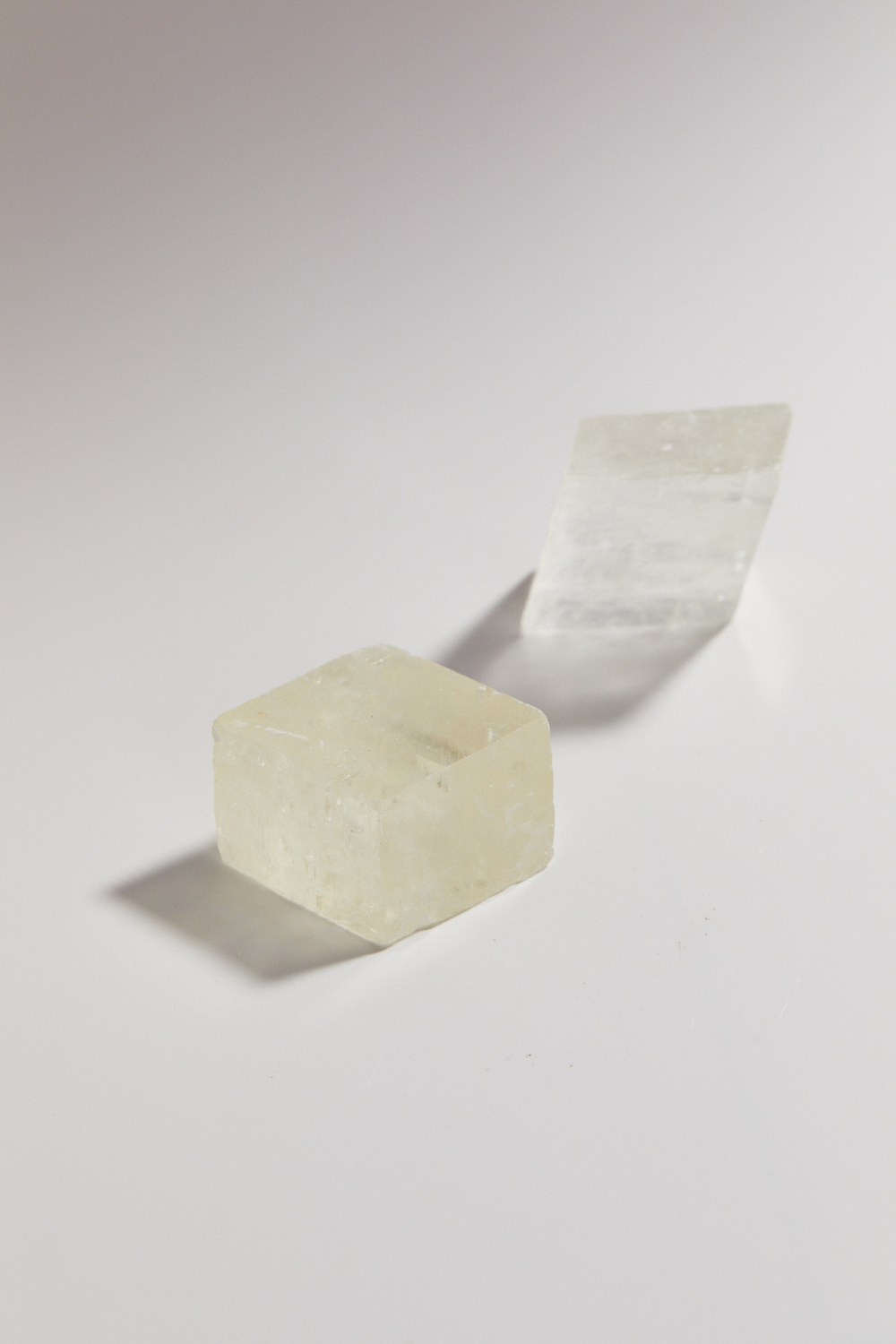 Оптический кальцит выколки M